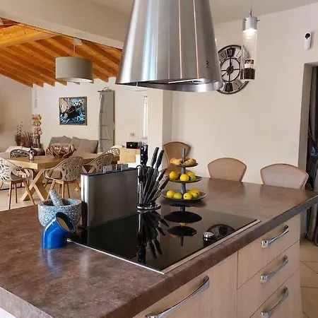 Casa Il Pino كامايوري