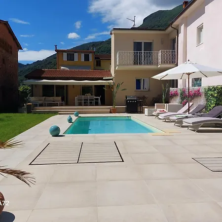 Casa Il Pino بيت للعطل كامايوري